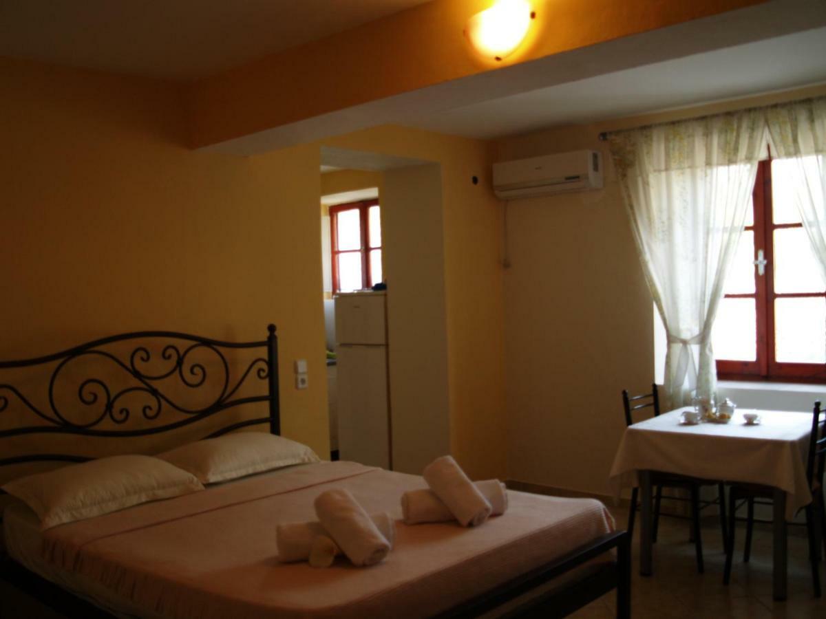 Ferienwohnung La Casa Di Nonna Qeparo Exterior foto